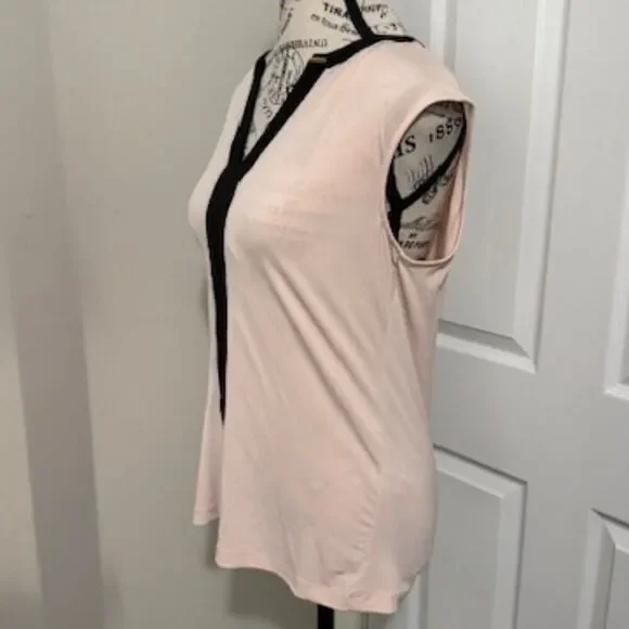 USED Woman's Calvin Klein No Sleeve Blouse Color Pink/Black Size Small - Picture 3 of 3